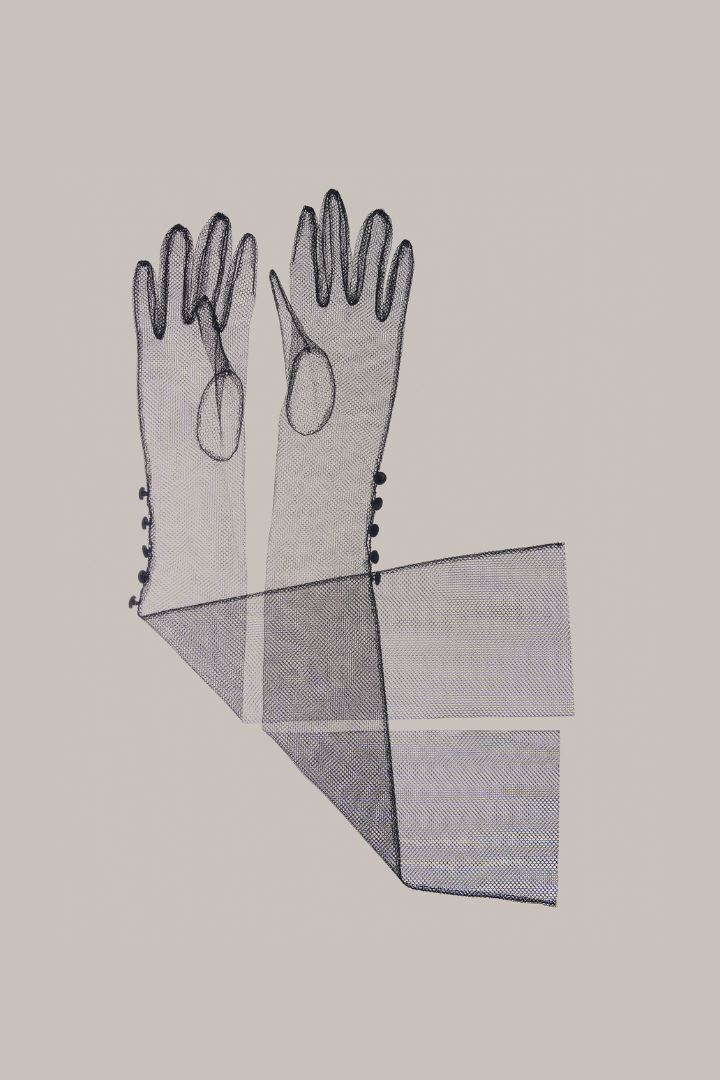 Her Long Tulle Black Gloves