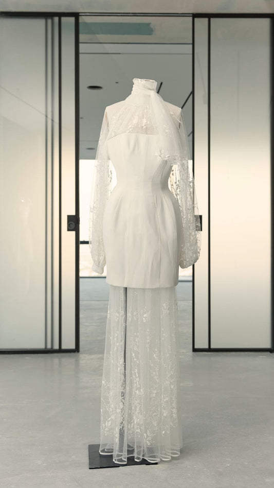Her White Sculpture Corsage