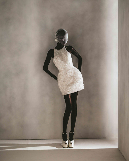 Her Sculpture White Corsage Crystal Embroidered