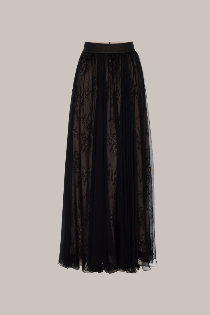 Her Full Fine Skirt With Black Lace