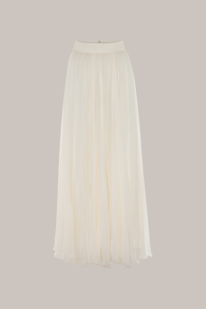 Her Full Fine Skirt With  Off white Lace