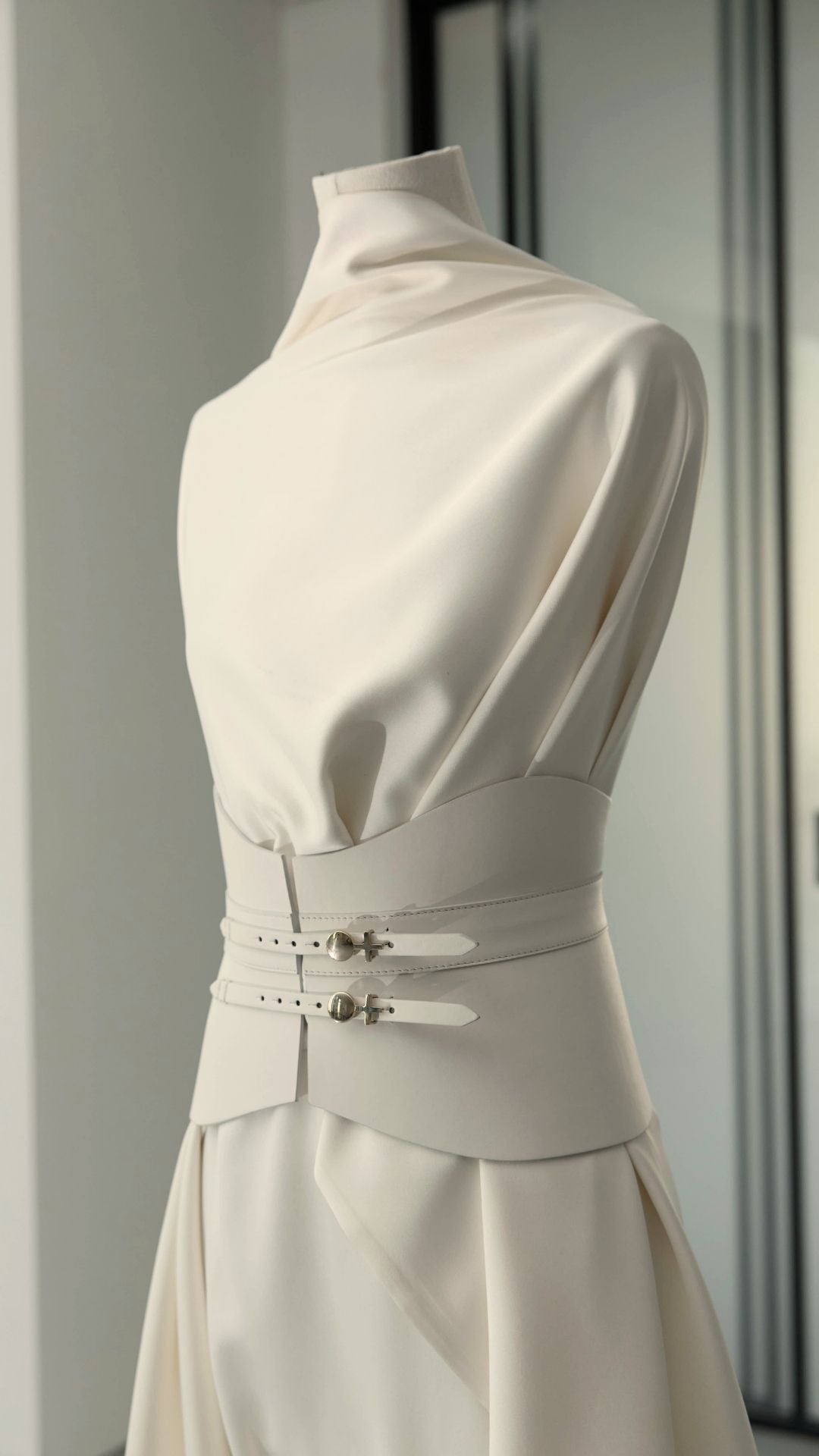 Her Anima Leather Waist  White Cincher