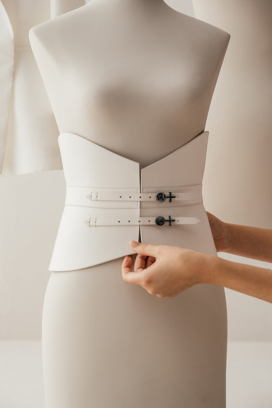 Her Anima Leather Waist  White Cincher