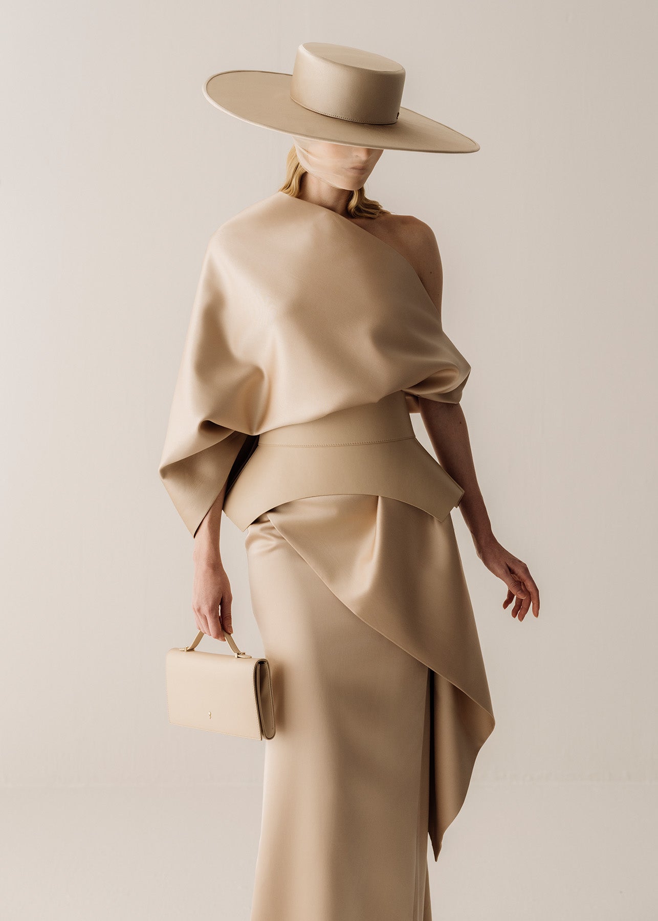 Her Beige Leather Cincher