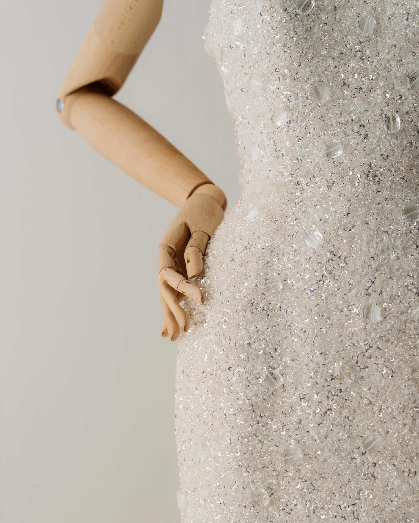 Her Sculpture White Corsage Crystal Embroidered