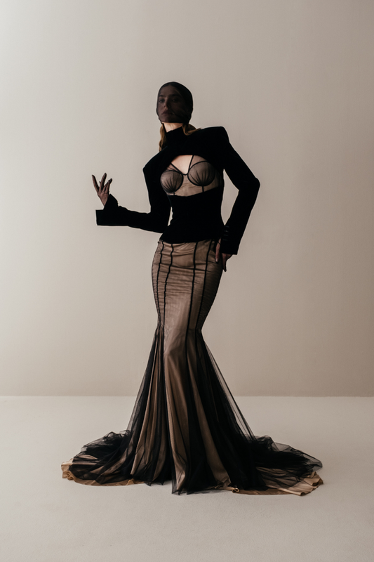 Her Waist Velvet Black Cincher