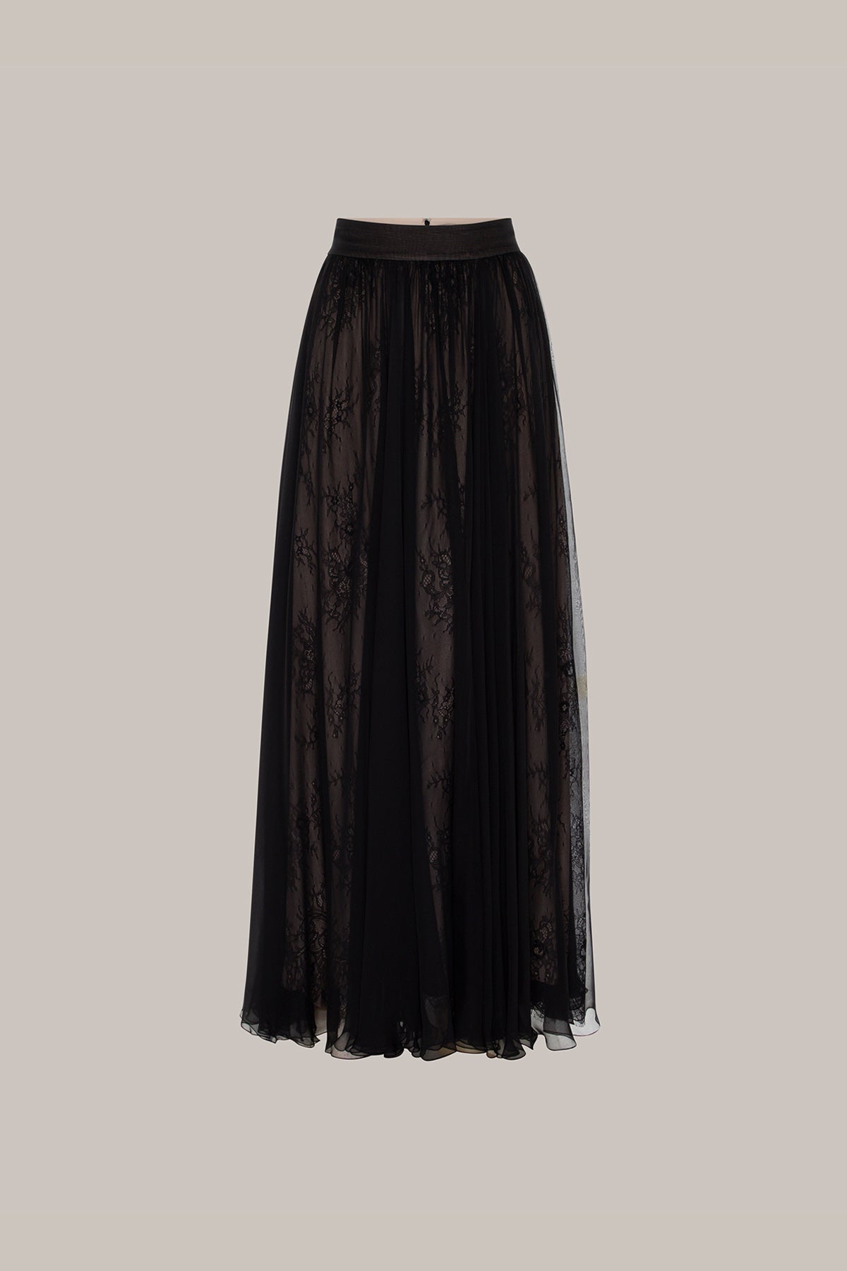 Her Full Fine Skirt With Black Lace
