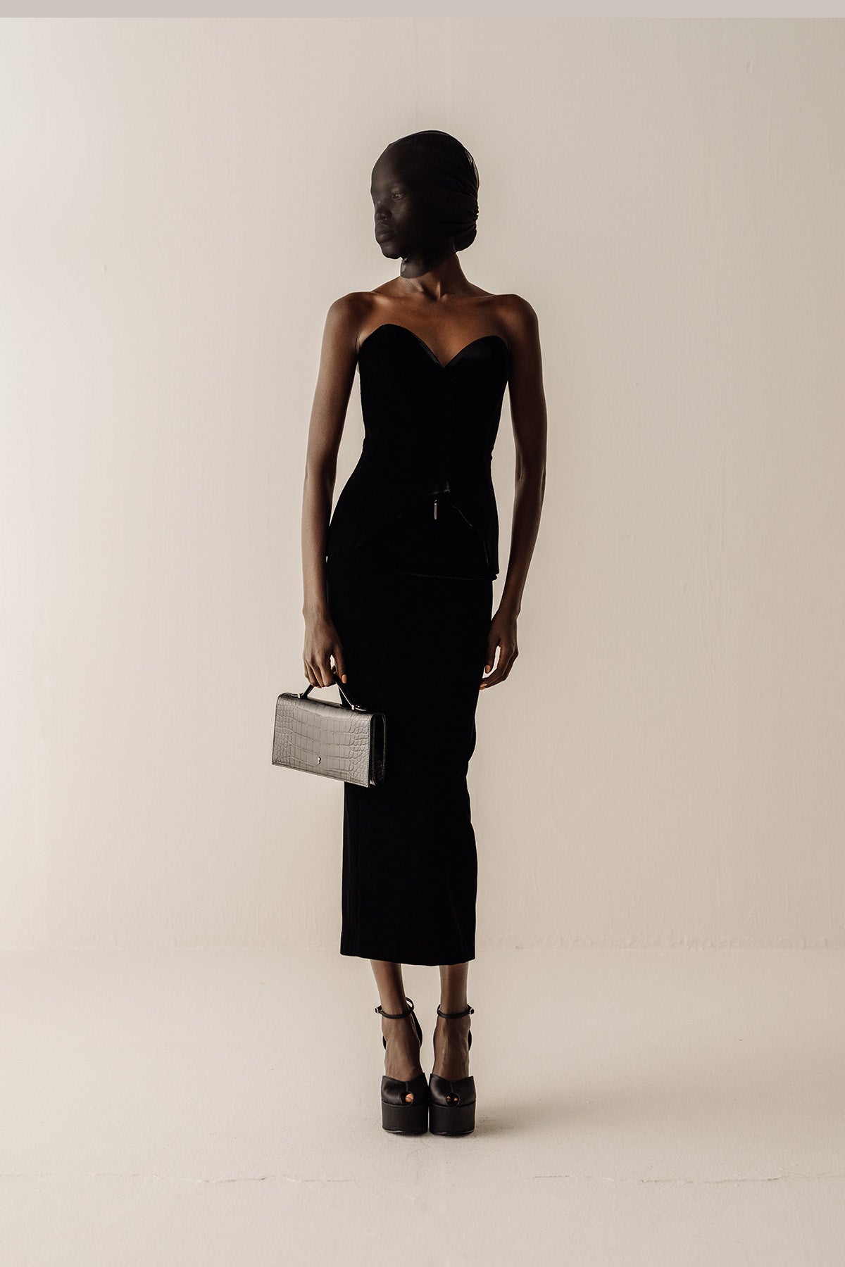 Her Pencil Midi Black Velvet Skirt